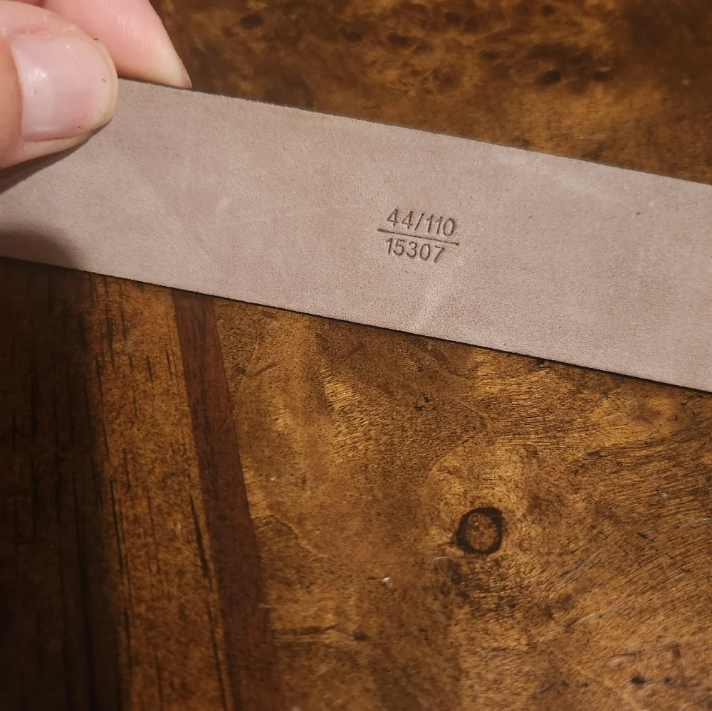Tumi leather belt